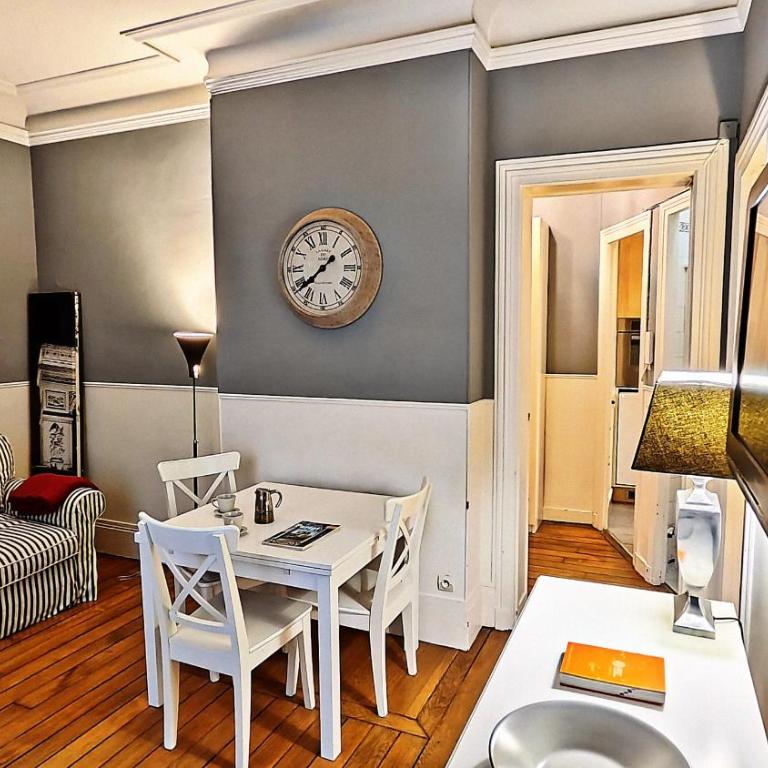 Central Paris Apartment Near Champs Elysees - One-Bedroom Apartment - 1