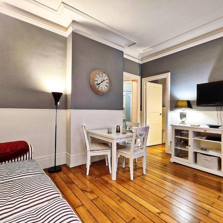 Central Paris Apartment Near Champs Elysees - One-Bedroom Apartment - 10
