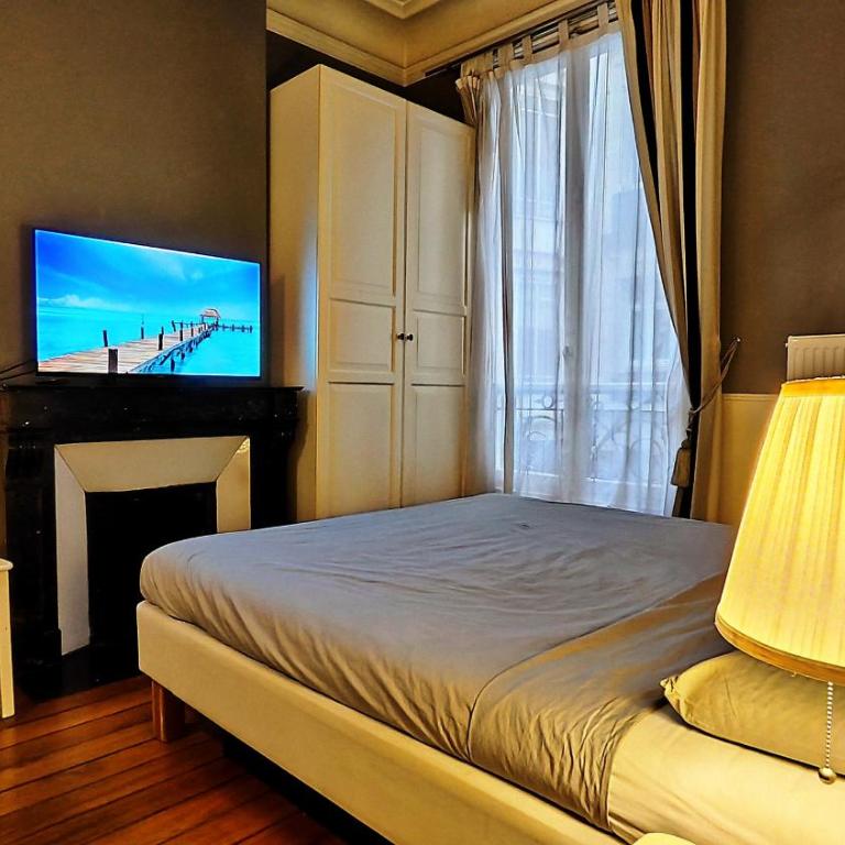 Central Paris Apartment Near Champs Elysees - One-Bedroom Apartment - 20