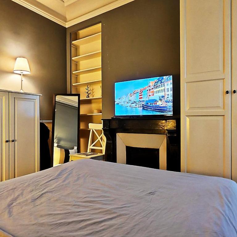 Central Paris Apartment Near Champs Elysees - One-Bedroom Apartment - 22