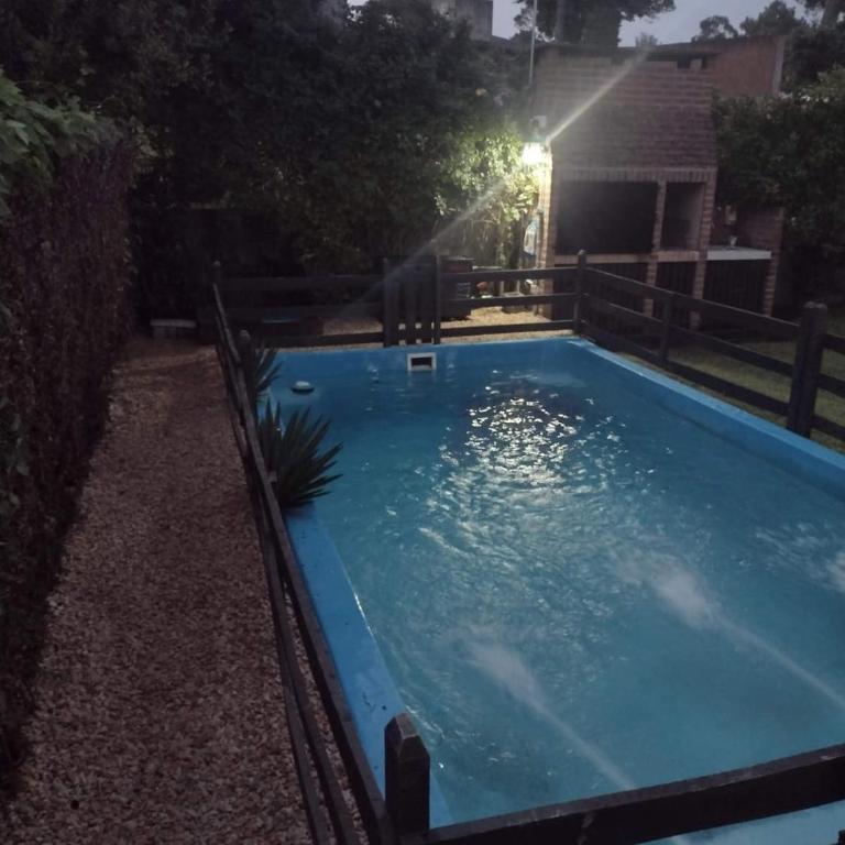 La casita de Gesell- CON PILETA -SUPER PROMO FINDE LARGO - Three-Bedroom House - 40