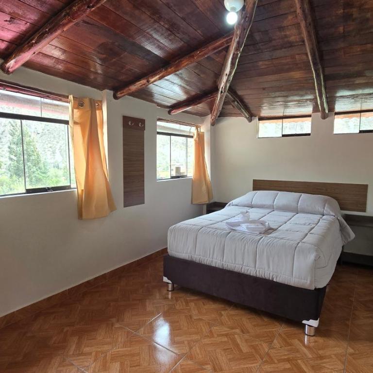 Refugio Sagrado Boutique - Family Room with Mountain View - 8