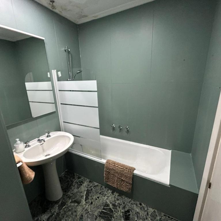 Rooms Rey, junto al Palacio Real y la Gran Vía - Habitación Deluxe - 6