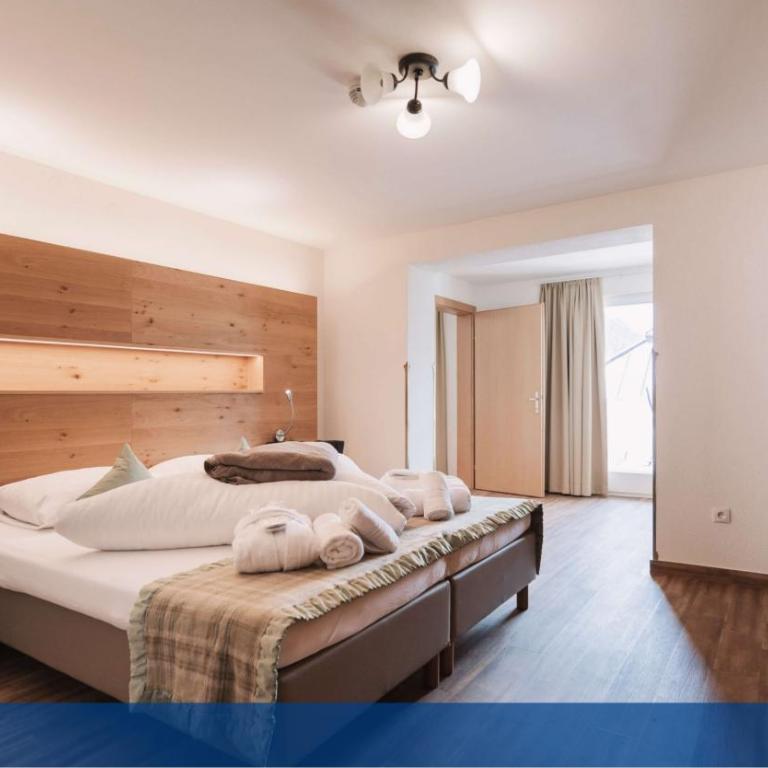 Wellness Aparthotel Panorama Alpin - Ferienwohnungen Jerzens im Pitztal - Apartment mit 1 Schlafzimmer und Balkon - 1