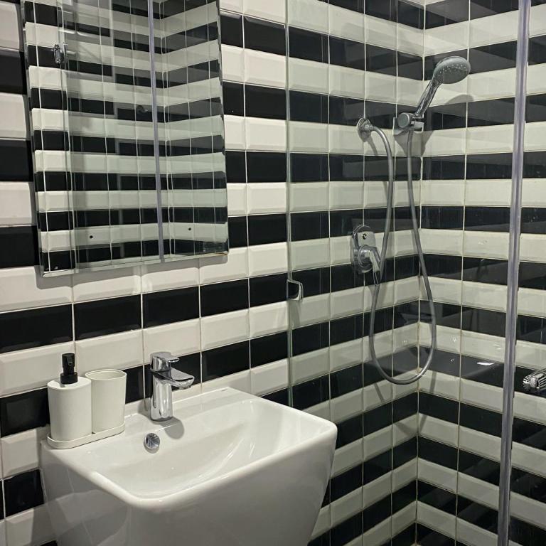Apart Hotel Dresden - Two-Bedroom Studio Apartment - 5