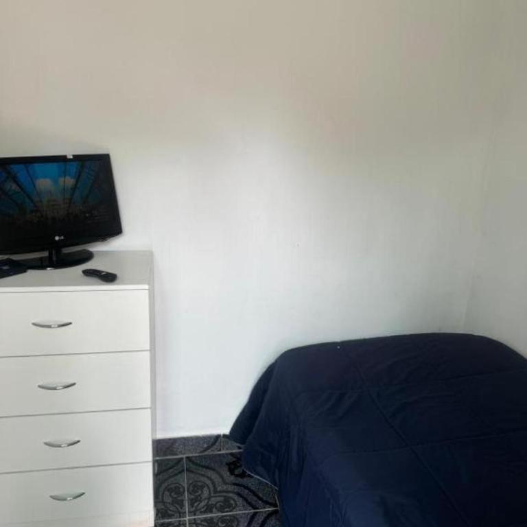 Hostal Gloria Home 6 Norte 983 - Double or Twin Room with Shared Bathroom - 5
