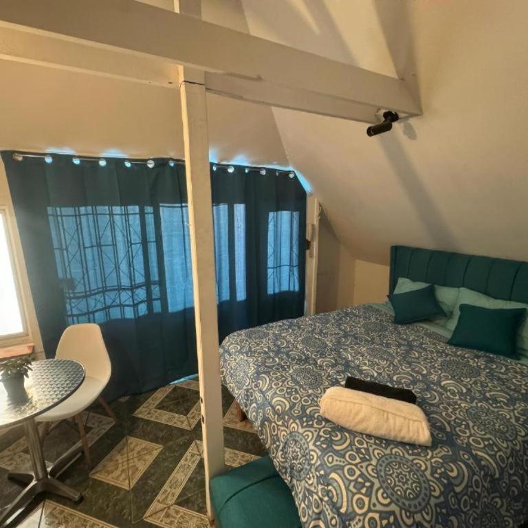 Hostal Gloria Home 6 Norte 983 - Family Room with Private Bathroom - 13