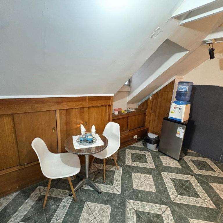 Hostal Gloria Home 6 Norte 983 - Family Room with Private Bathroom - 21