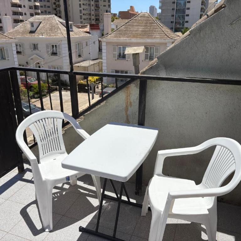 Hostal Gloria Home 6 Norte 983 - Family Room with Private Bathroom - 23