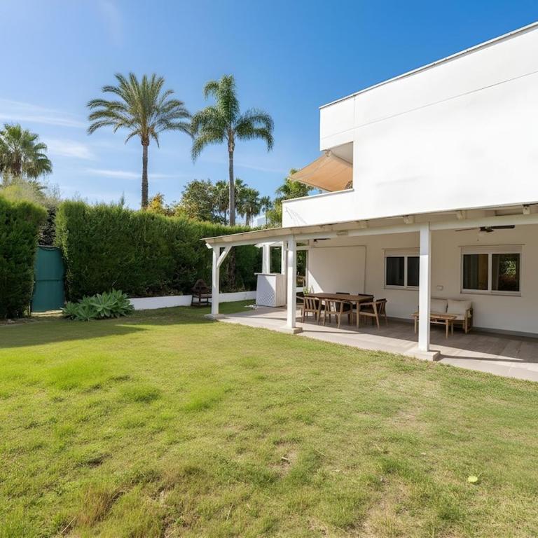 Exclusive Ground Floor with Large Garden in Puerto Banús - Apartamento de 3 dormitorios - 1