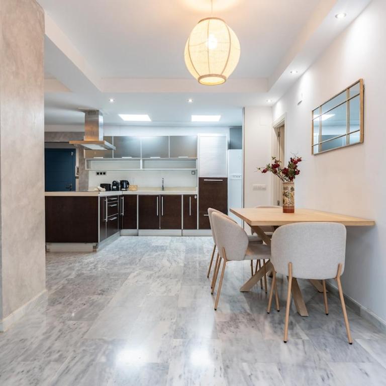 Exclusive Ground Floor with Large Garden in Puerto Banús - Apartamento de 3 dormitorios - 16
