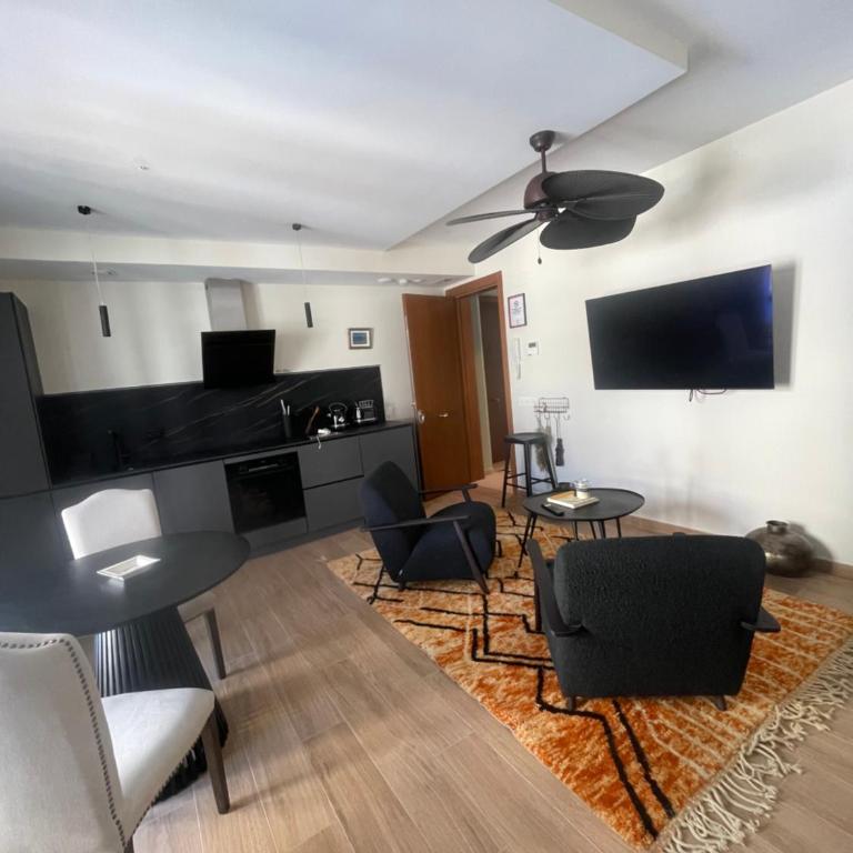 Zazz Estepona - Apartamento Estudio con balcón - 1