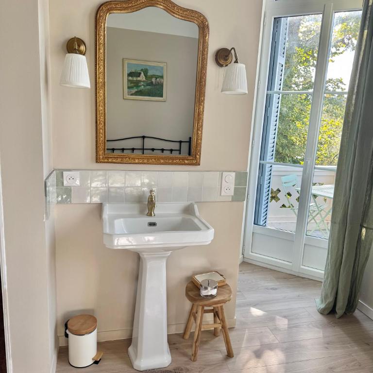 La Bastide des Trembles- Hôtel particulier avec piscine proche IPC et Vélodrome - Chambre Double Deluxe avec Balcon - 2