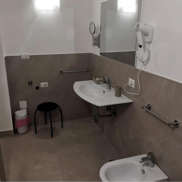 Dopica Suite LT - Double Room with Private Bathroom - 4
