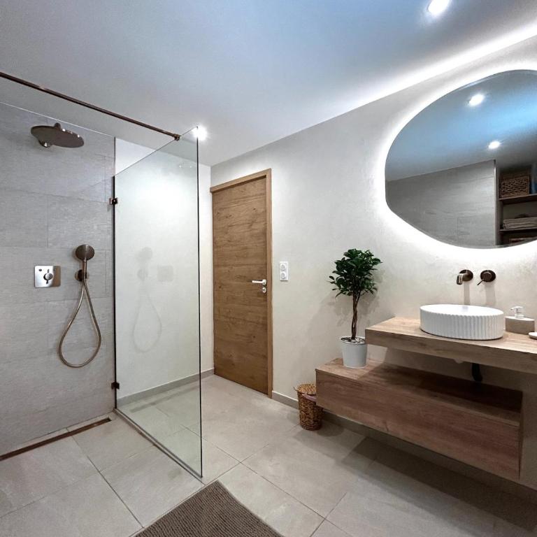 La Vieille Maison, appartement Cosy Proche Serre Chevalier - Appartement - 9