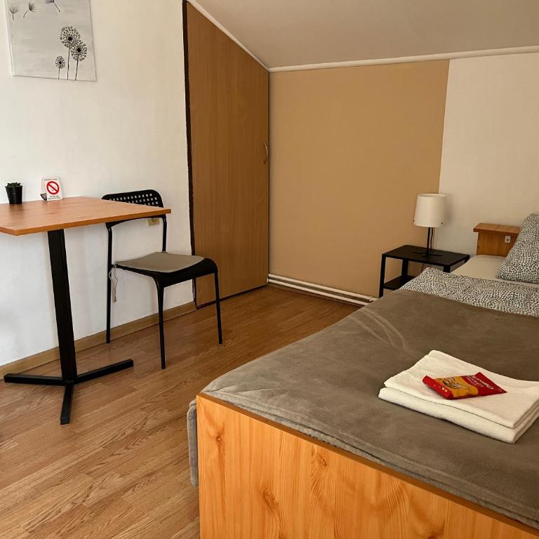 Rooms with private Bathroom & Free Parking ''Sobe Zoka,, - Jednokrevetna Soba sa Sopstvenim Kupatilom - 5