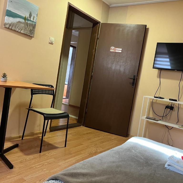 Rooms with private Bathroom & Free Parking ''Sobe Zoka,, - Jednokrevetna Soba sa Sopstvenim Kupatilom - 6