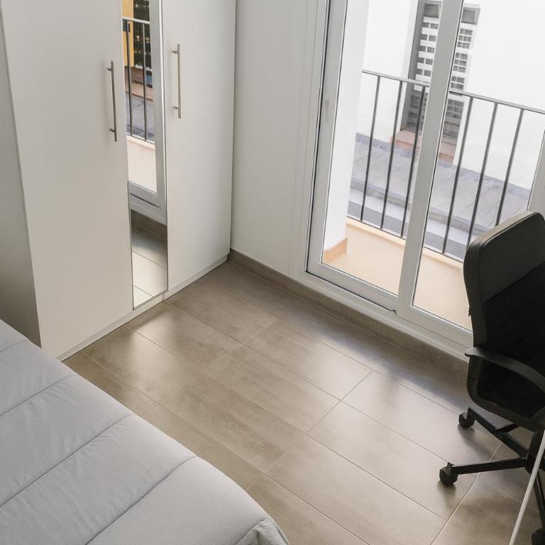 EXCLUSIVO TAPAS EL TUBO CHECKIN 24H Centro 1 - Three-Bedroom Apartment - 11