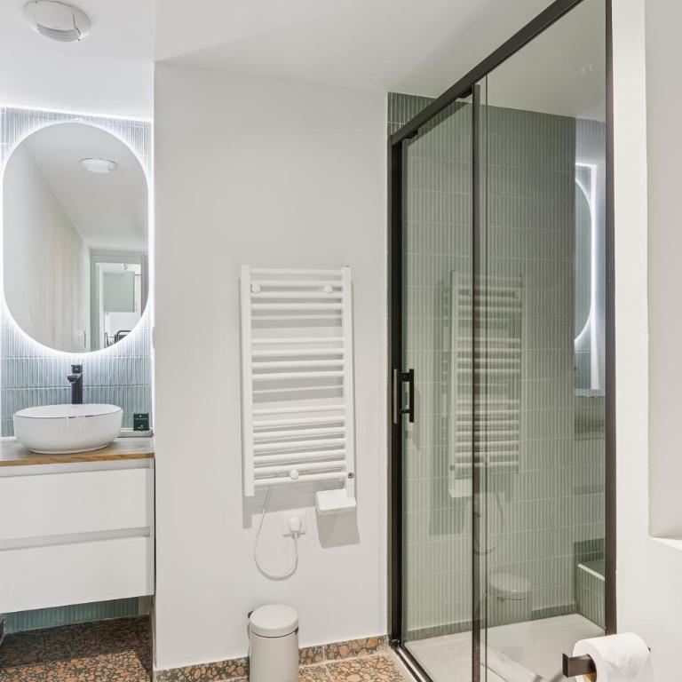 Lavie Maison : Spacious Studio near Montmartre - Appartement 1 Chambre - 13