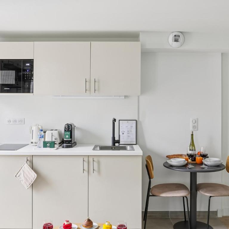 Lavie Maison : Spacious Studio near Montmartre - Appartement 1 Chambre - 11