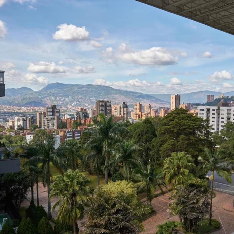 Amazing PH in Poblado 5BD & heated pool! - Apartamento - 2