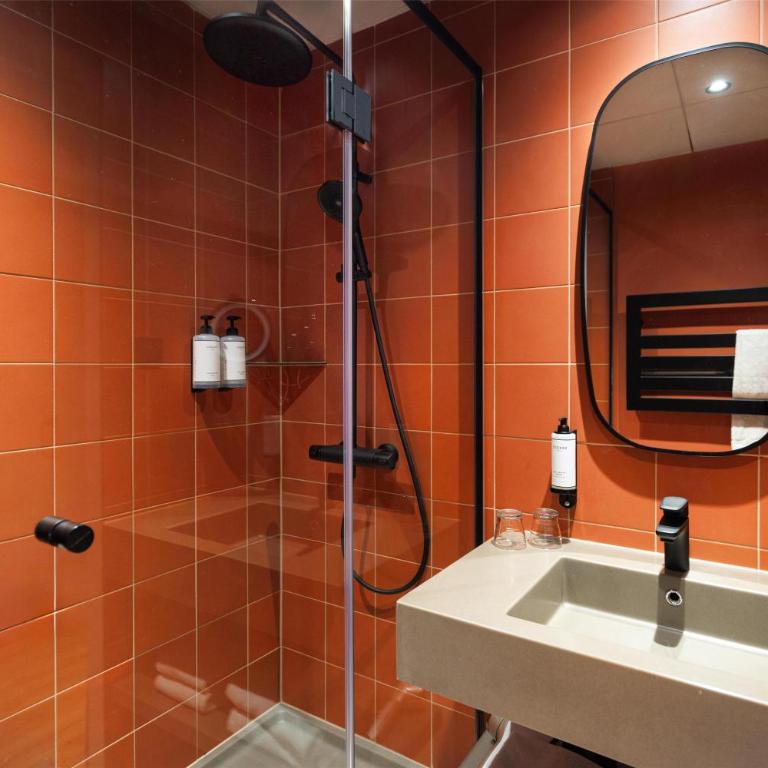 Hotel L'Europe Colmar, BW Signature Collection - Chambre Lit King-Size de Luxe avec Terrasse - Non-Fumeurs - 5