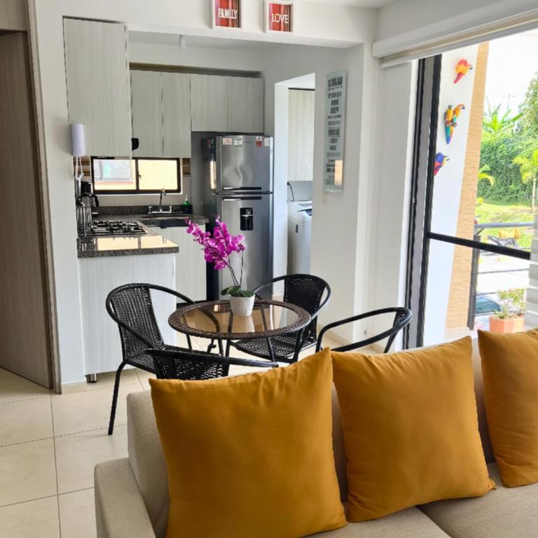 Apartamento Privado Vacacional a 5m del Aeropuerto, 20 minutos del Parque del Cafe y Centro de Armenia con 4 Piscinas, 3 Jacuzzi, Sauna By Molca Xperiences 2H - Apartamento de 2 dormitorios - 28