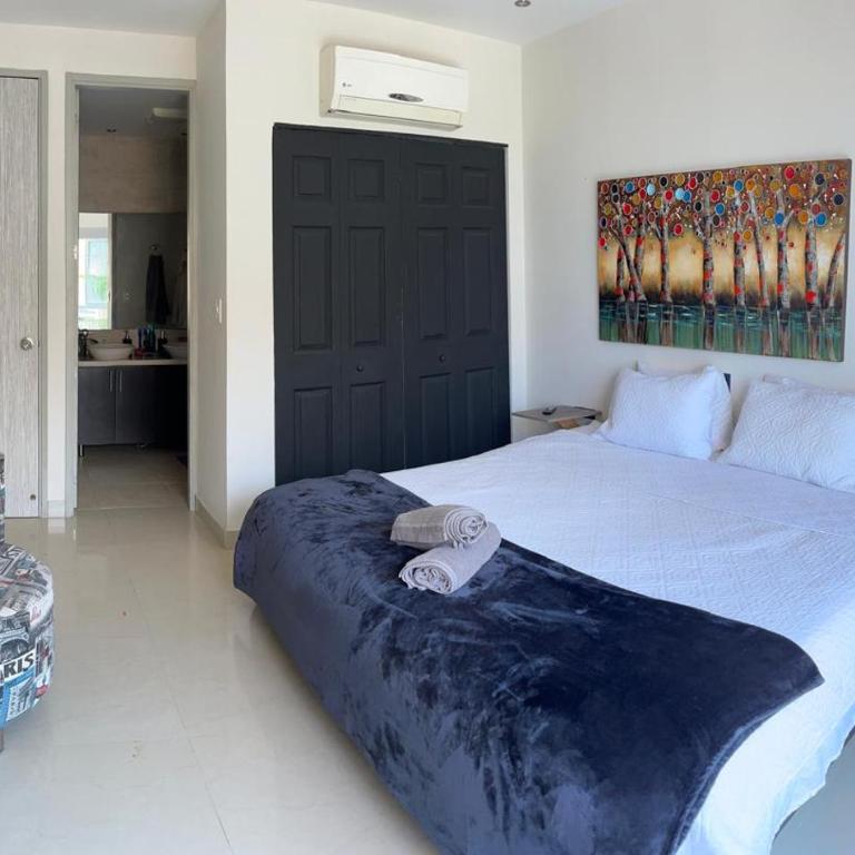 Sunshine 503 Beautiful SeaView 2Beds2bath w AC front Beach - Two-Bedroom Apartment - 32