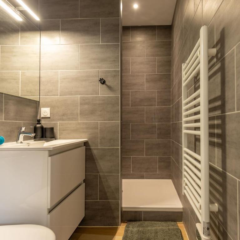 Confort Modernité Centre Ville Parking Gratuit - Apartment mit 1 Schlafzimmer - 12