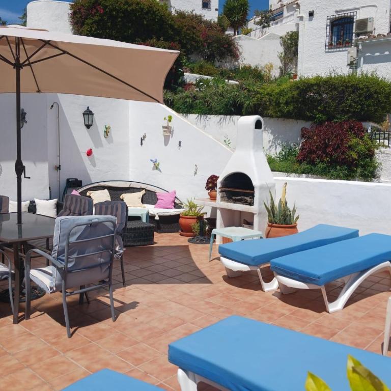 Two Bedroom with Large Terrace and Views in Capistrano, Nerja - Apartamento de 2 dormitorios - 2
