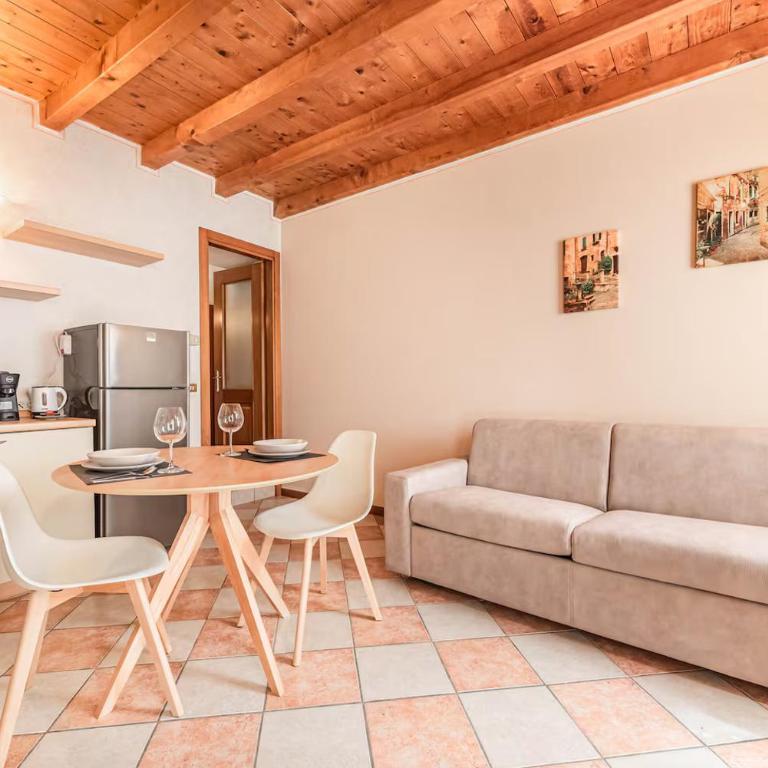 Verona Center - 5' to Arena & Piazza Delle Erbe - Wifi - One-Bedroom Apartment with City View - 5