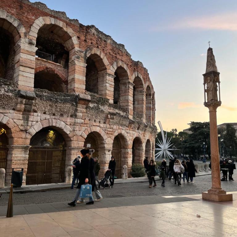 Verona Center - 5' to Arena & Piazza Delle Erbe - Wifi - One-Bedroom Apartment with City View - 6