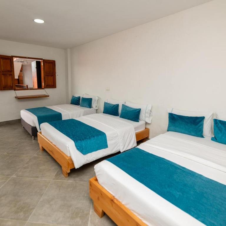 Hotel Santa Laura - Habitación Familiar - 3