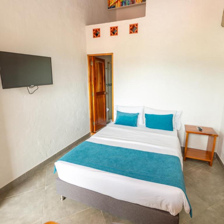 Hotel Santa Laura - Habitación Doble con vistas a la montaña - 2