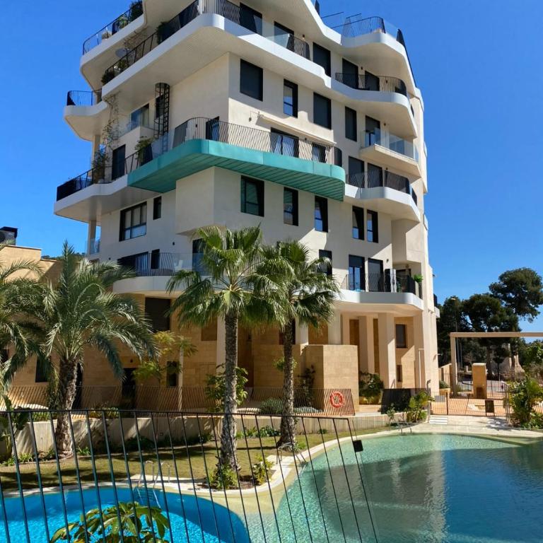 Beachfront Penthouse! - Three-Bedroom Apartment - 8