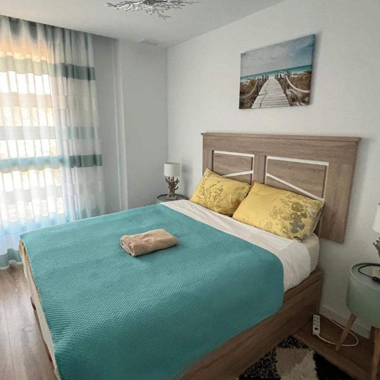 Beachfront Penthouse! - Three-Bedroom Apartment - 19