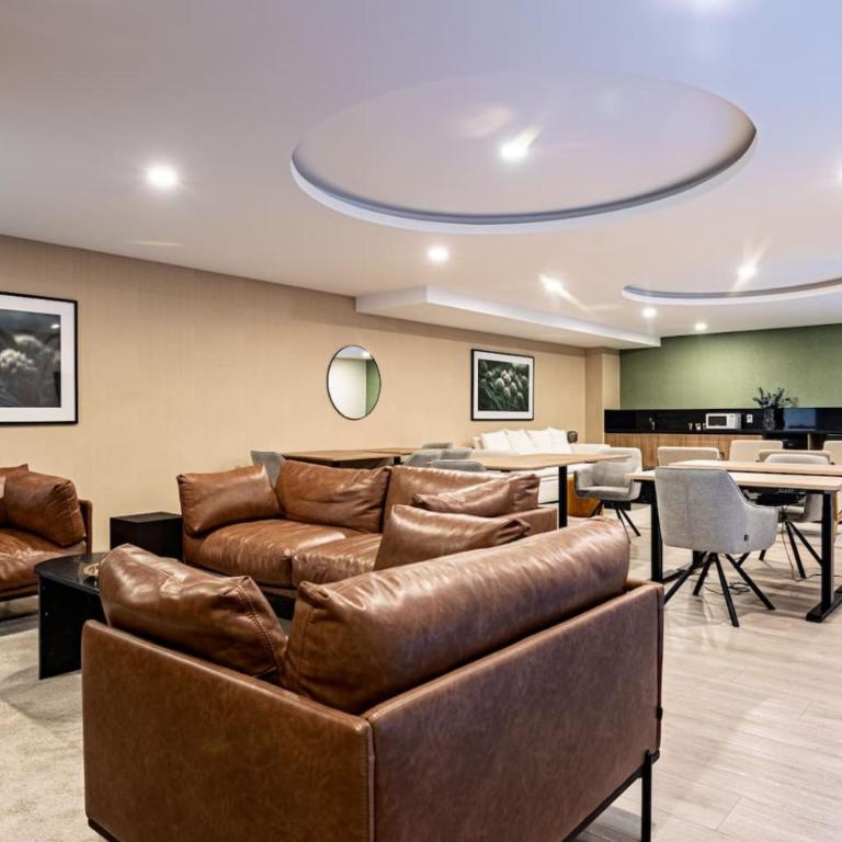Rooftop Terrace with Skyline Views - Apartment - 28