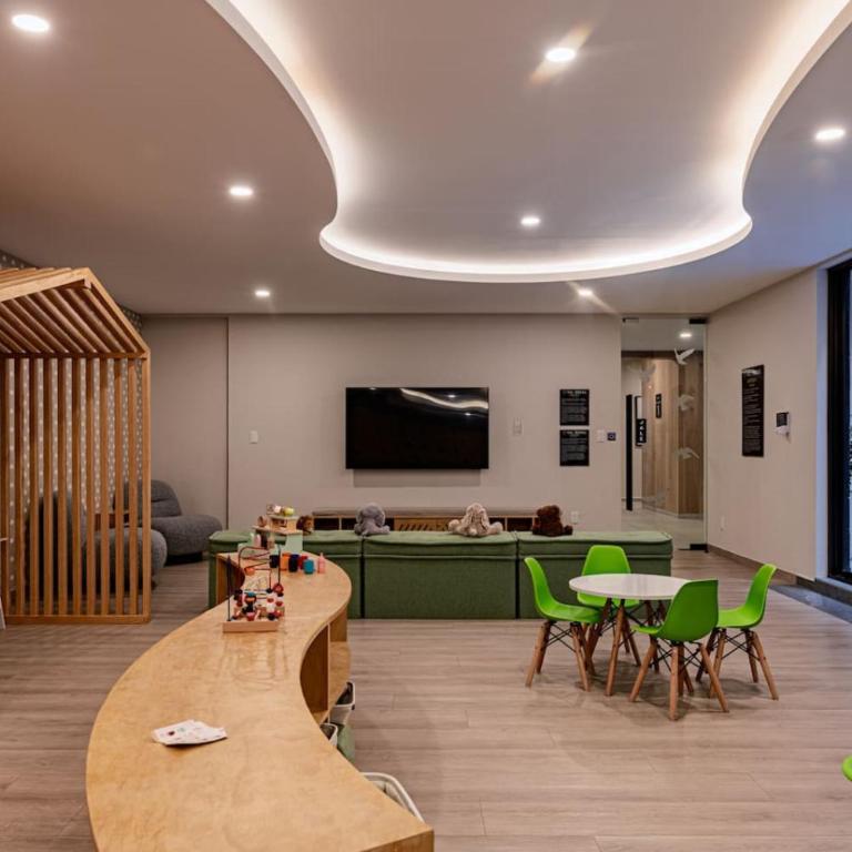 Rooftop Terrace with Skyline Views - Apartment - 33