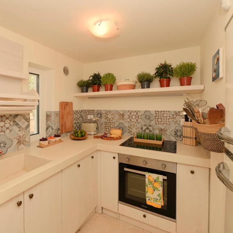 Villa Saracena - Three-Bedroom Villa - 9