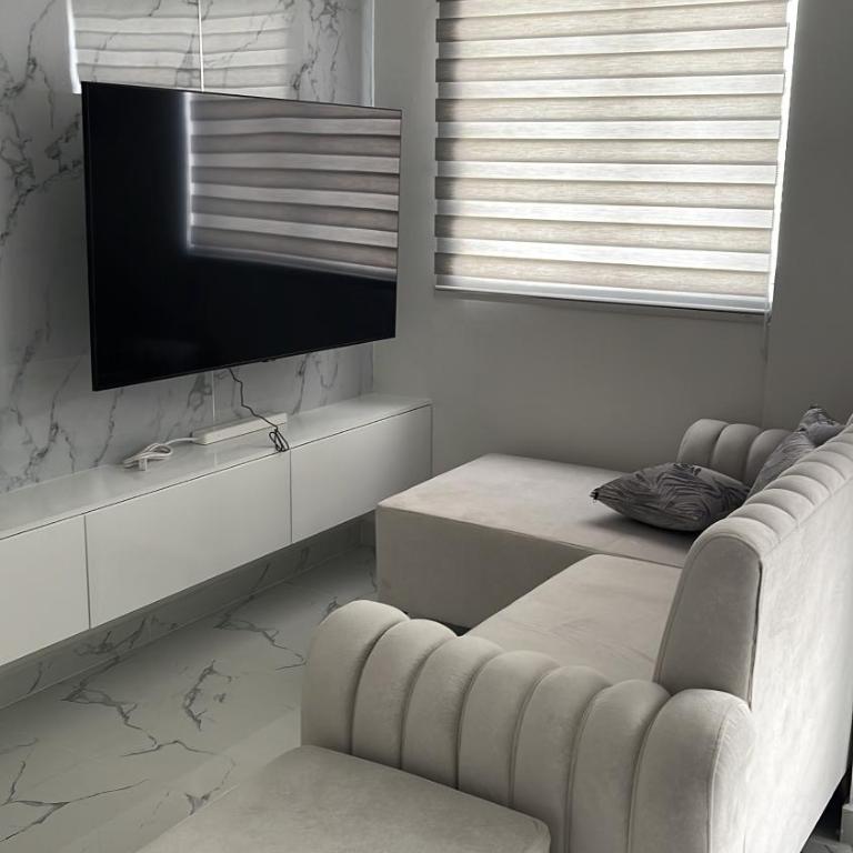 Acuarium - Two-Bedroom Apartment - 3
