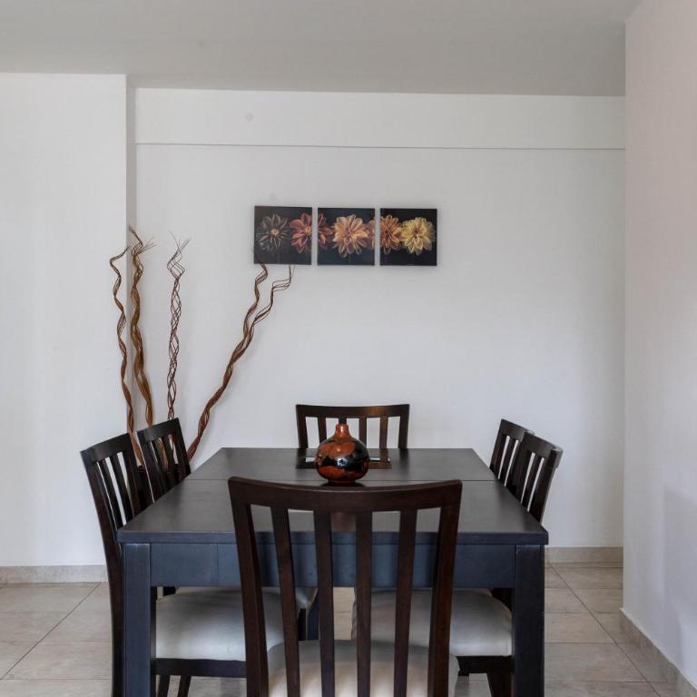 Renovated and spacious with excellent view by BT Homes - Apartamento de 2 dormitorios con vistas a la ciudad - 57