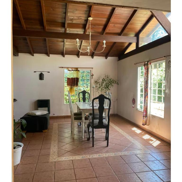 Casa próxima a playas del sur Bosque Peralta Ramos - Two-Bedroom House - 1