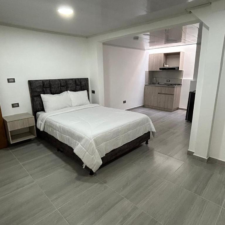 Yellow House - Habitación con cama grande - 6