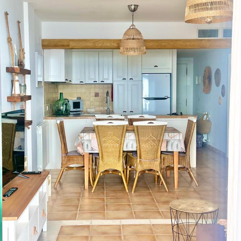 Apartamento con terraza y vistas al mar en Altea Mascarat Piscina, parking y cerca de la playa - Apartamento de 2 dormitorios - 11