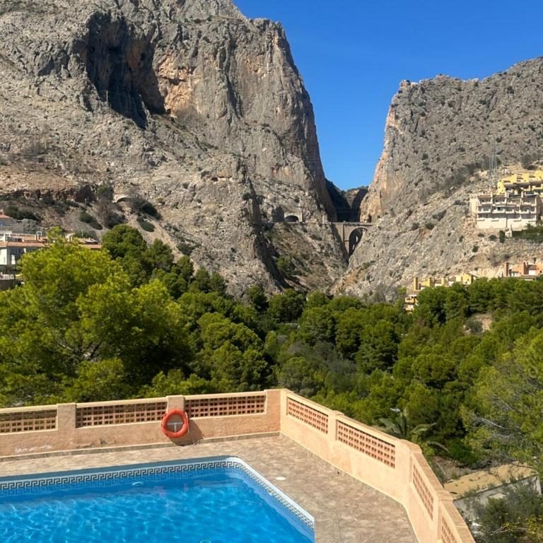 Apartamento con terraza y vistas al mar en Altea Mascarat Piscina, parking y cerca de la playa - Apartamento de 2 dormitorios - 4