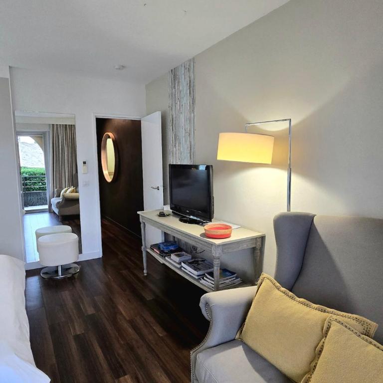 Sea & Golf, Pool and Zen Apartment in Chiberta - One-Bedroom Apartment - 6