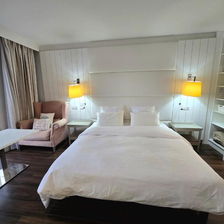 Sea & Golf, Pool and Zen Apartment in Chiberta - One-Bedroom Apartment - 20