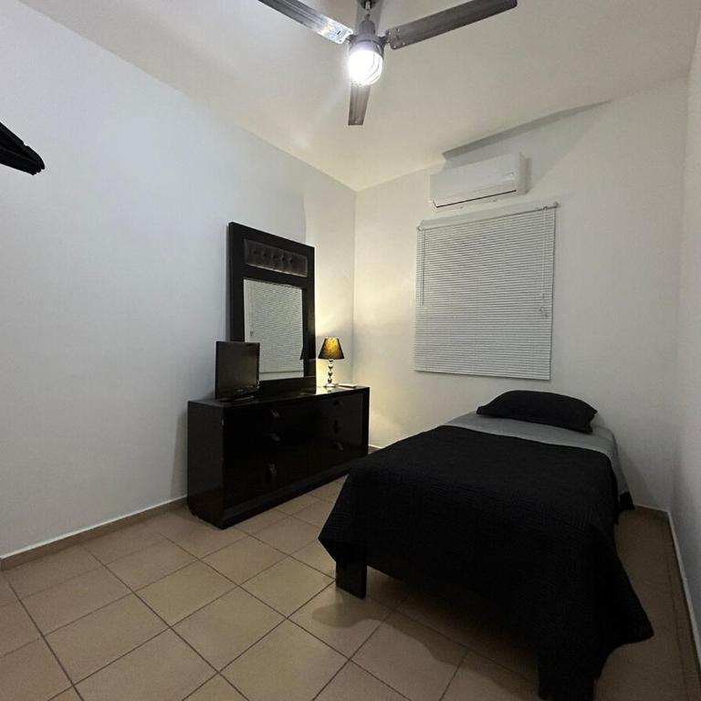 Casa en Apodaca Fracc Privado WiFi 6PPL con terraza a 10 min del Aeropuerto - Three-Bedroom Apartment - 7