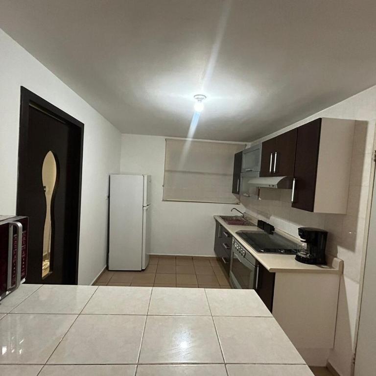 Casa en Apodaca Fracc Privado WiFi 6PPL con terraza a 10 min del Aeropuerto - Three-Bedroom Apartment - 15
