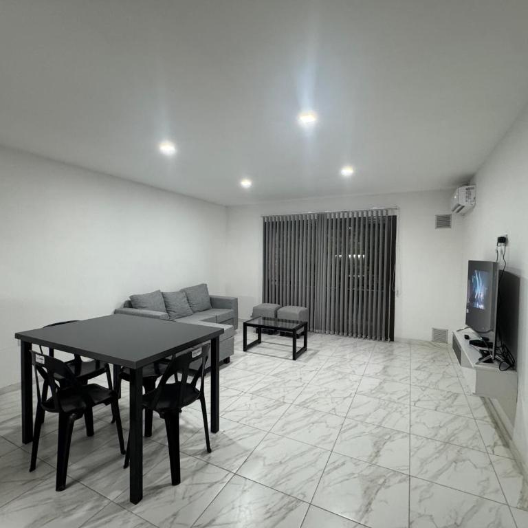 La Roca - Two-Bedroom Apartment - 3